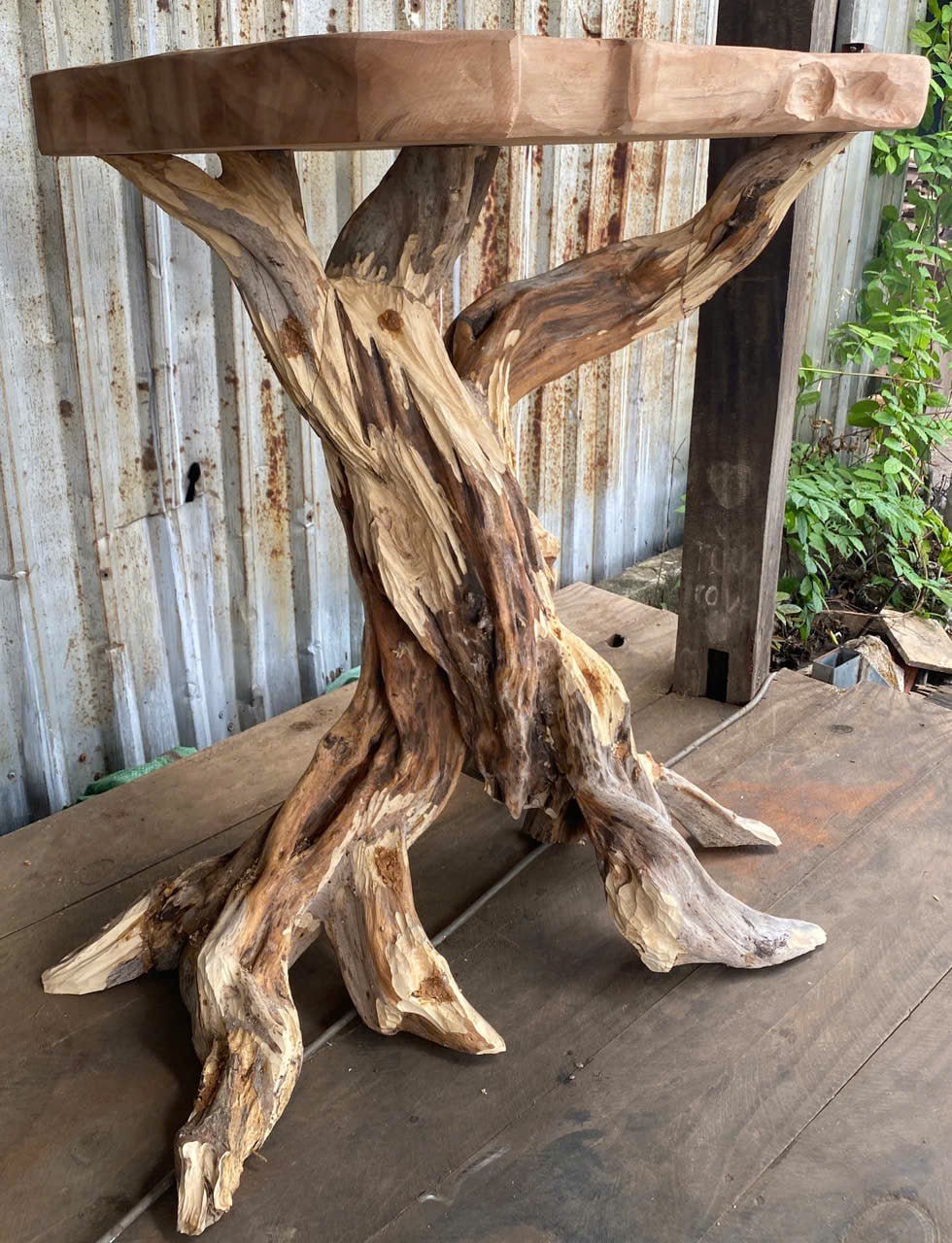 Related Woodfurnist handcrafted furniture